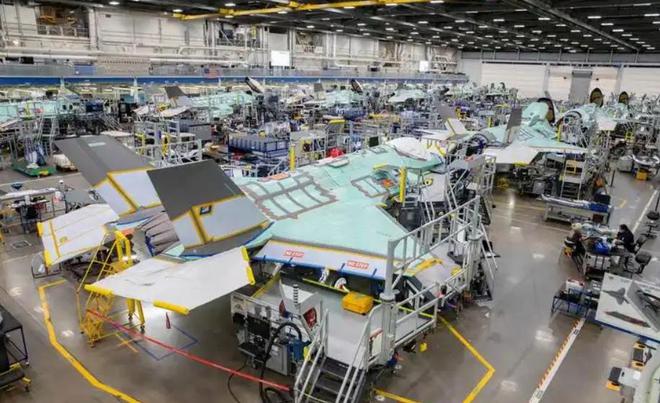 军机坠海航母撞船：从美军事故频发看“霸权黄昏”的五大征兆！(图4)